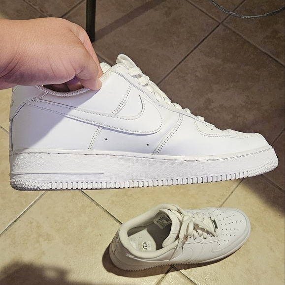 Men's White AirForce 1s - 10.5 - Good Condition - Picture 4 of 6